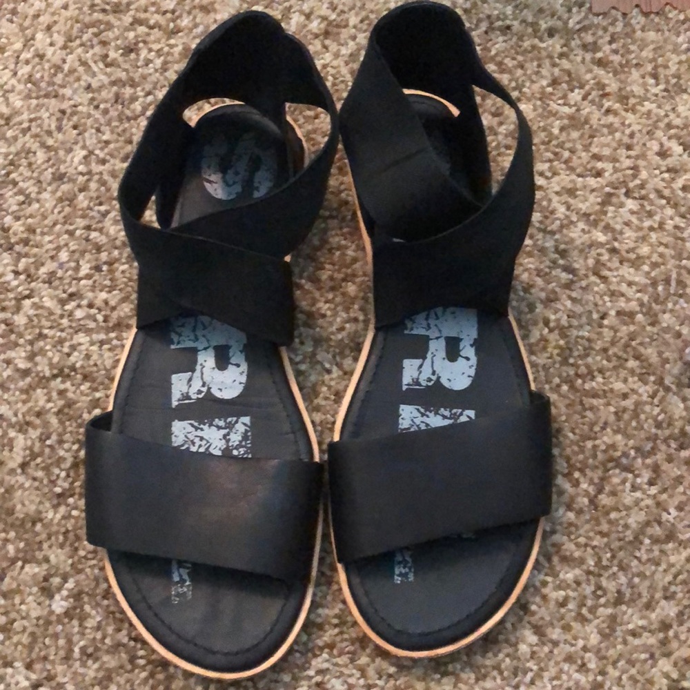 Sorel black sandals